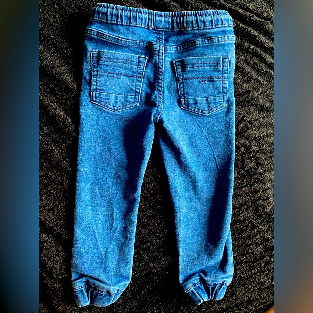 Steve’s Jeans 4T gently used jeans.